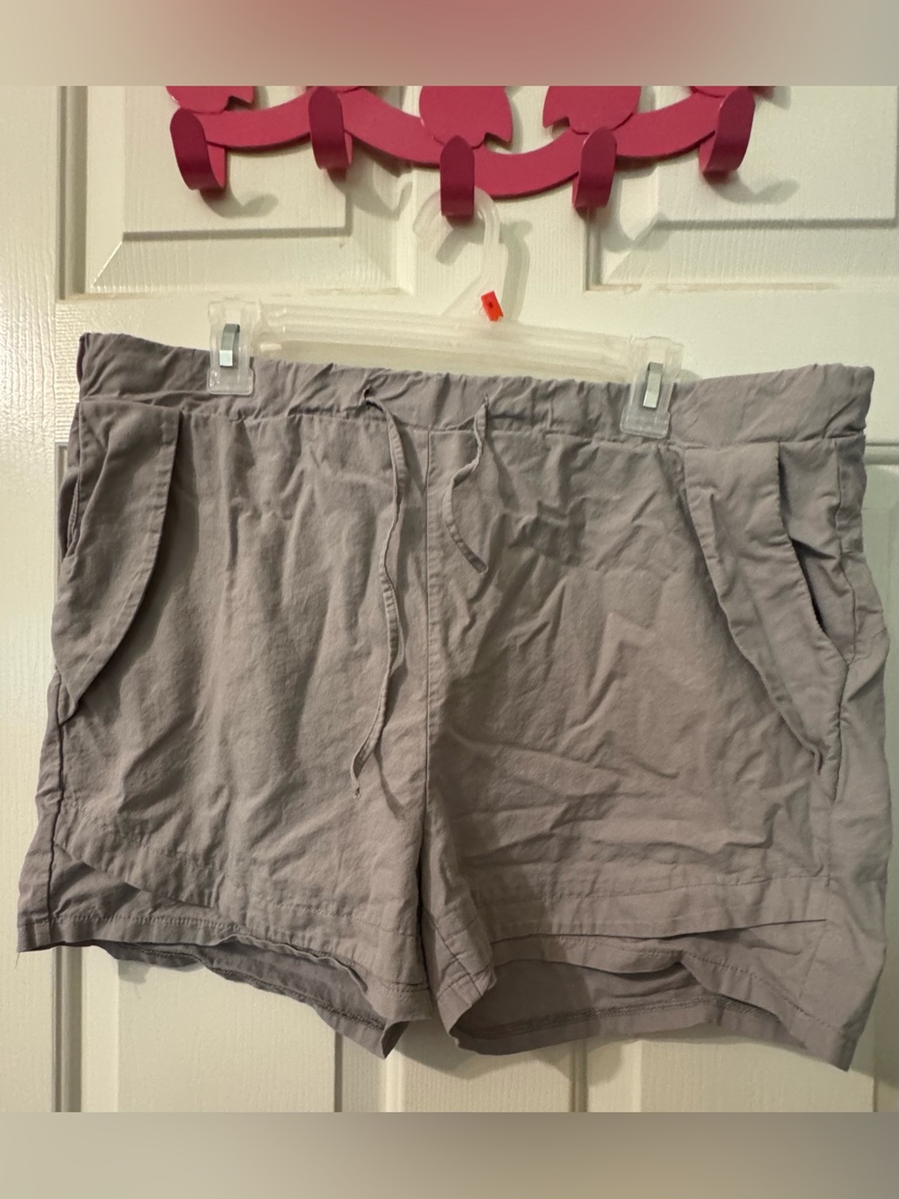 Bundle of 2 women cotton shorts, grey and pink